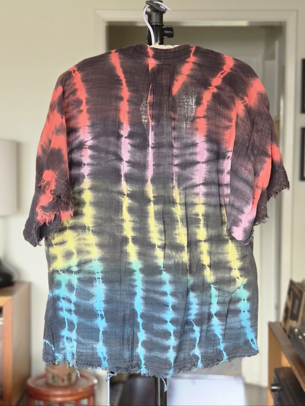 Boho Chic Tie-Dye Tunic - Muslin Cotton Short Sleeve Frayed Hems - Picture 5 of 7